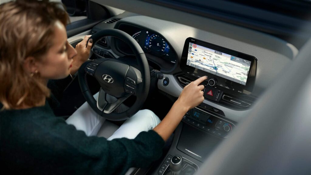 Hyundai_iRange_10B_i30_HB_16x9