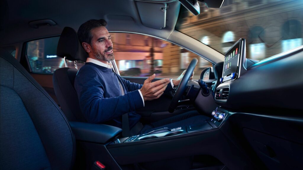 OSEVMY20_Hyundai_-_Kona_-_Connectivity_16x9 (1)